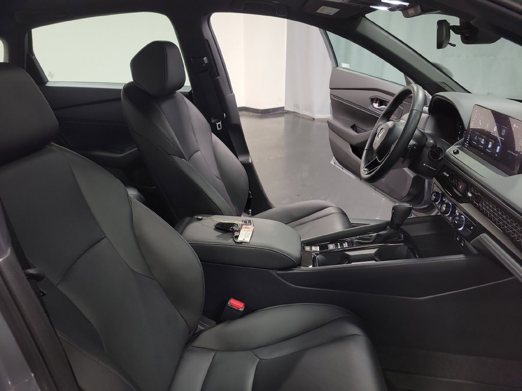 Used 2025 Honda Accord Sport image 35