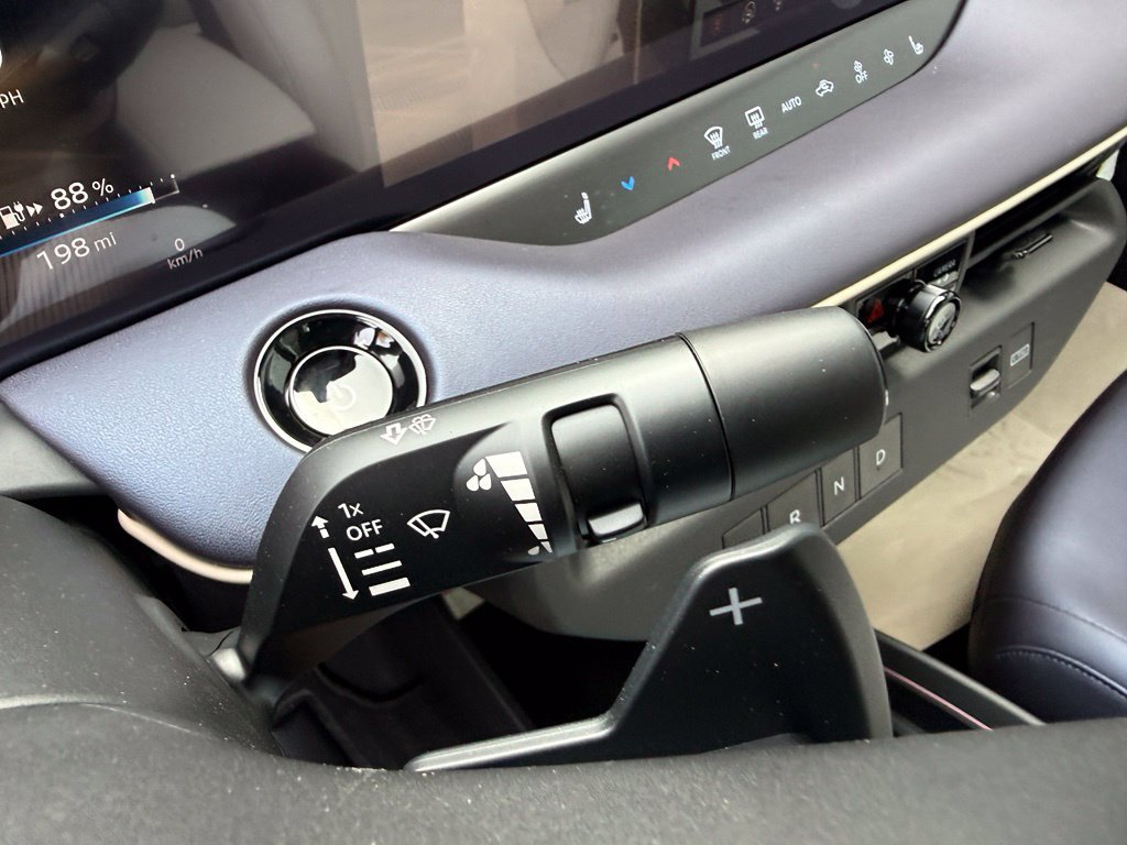 New 2026 Nissan Leaf SV Plus w/ Floor Mat Package (SV+) FWD image 25
