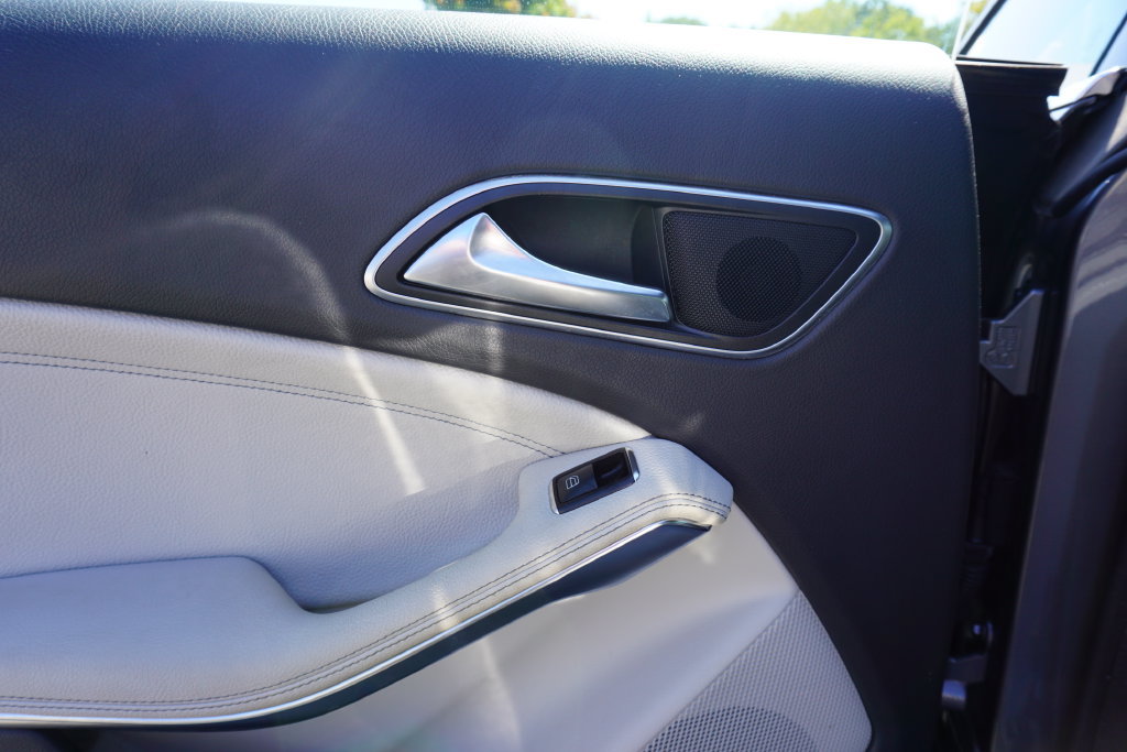 Used 2014 Mercedes-Benz CLA 250 image 15
