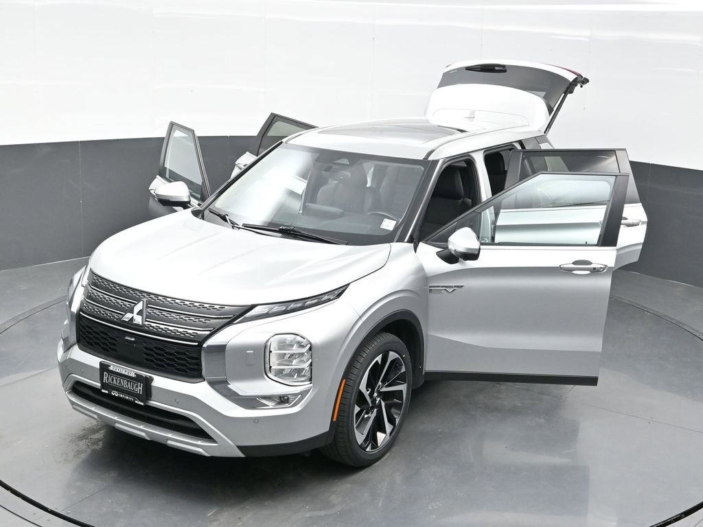Used 2024 Mitsubishi Outlander SE image 47