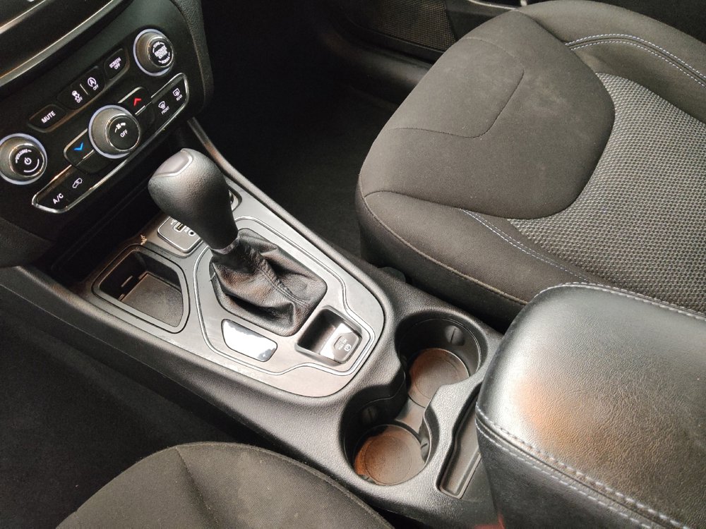 Used 2021 Jeep Cherokee Latitude image 26