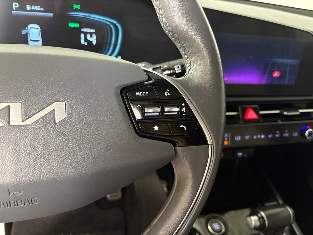 Used 2023 Kia Niro SX Touring FWD image 22