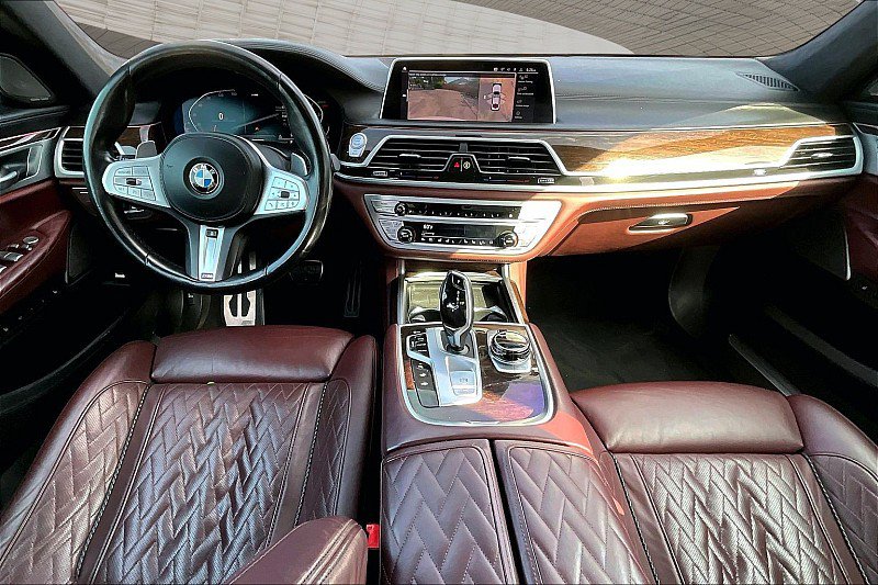 Used 2021 BMW 750i xDrive w/ Executive Package AWD/4WD image 12