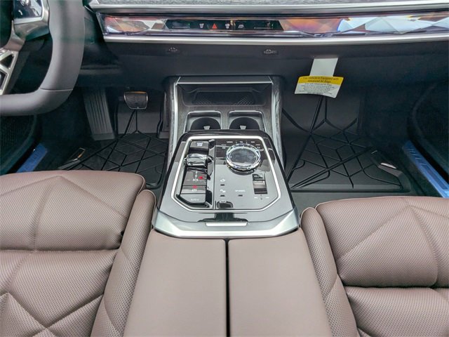 New 2025 BMW 740i image 19