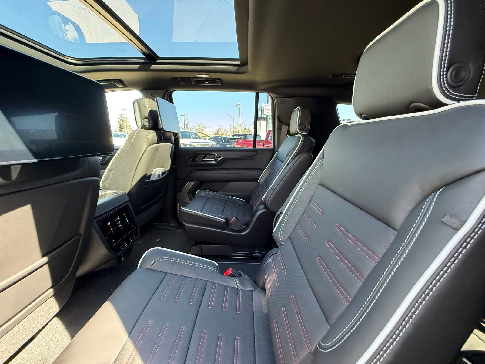 New 2026 GMC Yukon XL AT4 Ultimate image 5