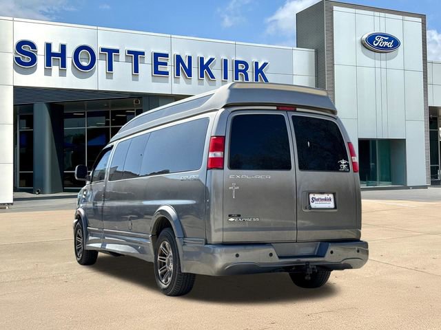 Used 2021 Chevrolet Express 3500 LS w/ Chrome Appearance Package image 6