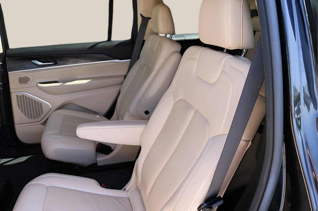 Used 2021 Jeep Grand Cherokee L Limited RWD image 15
