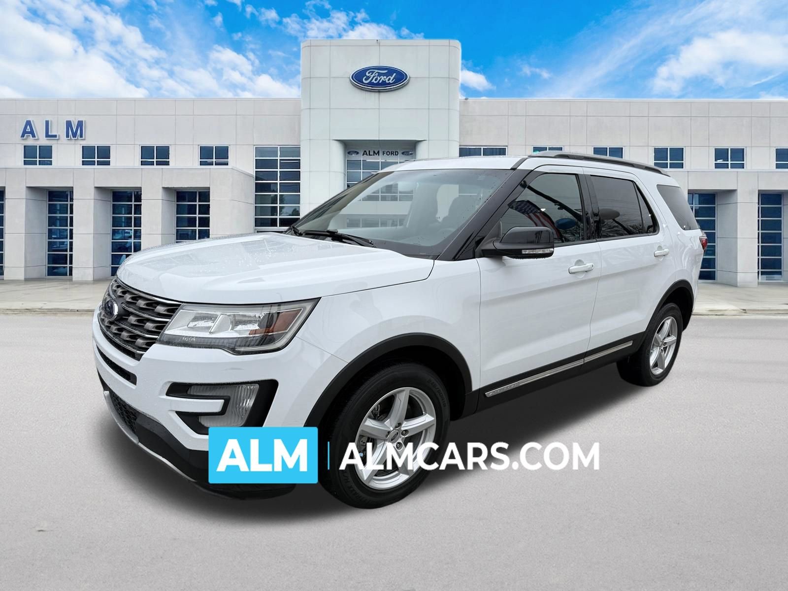 Used 2016 Ford Explorer XLT image 1
