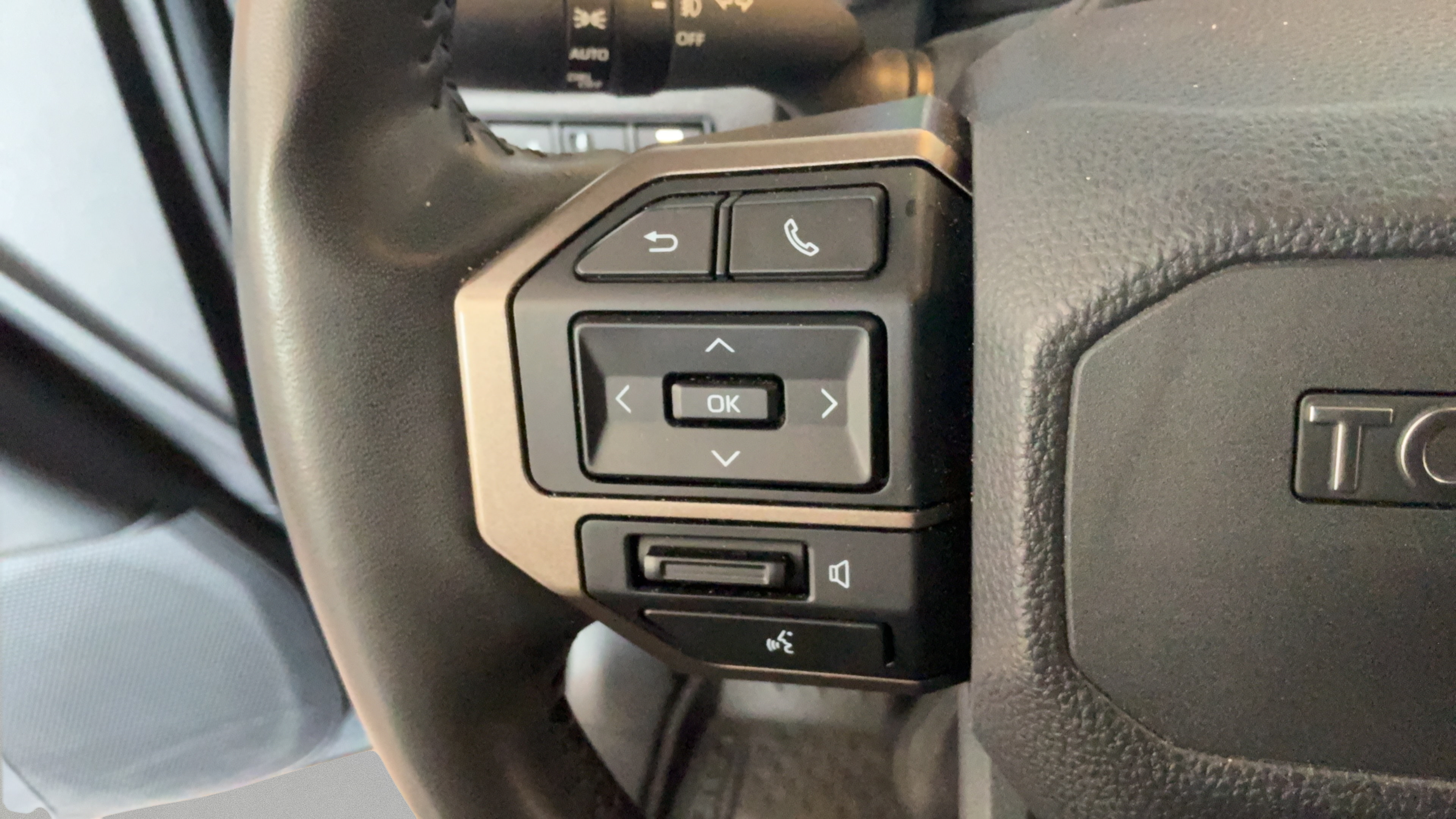 Certified 2025 Toyota Land Cruiser w/ Premium Package AWD/4WD image 17