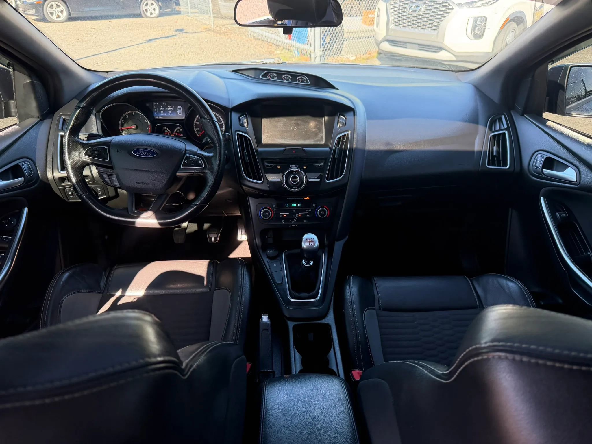 Used 2018 Ford Focus ST w/ Equipment Group 401A FWD image 31