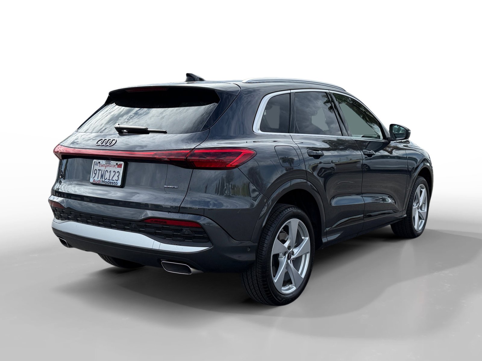 Certified 2025 Audi Q5 Premium Plus image 5