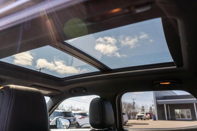 Used 2022 Chevrolet TrailBlazer ACTIV w/ Sun and Liftgate Package FWD image 12