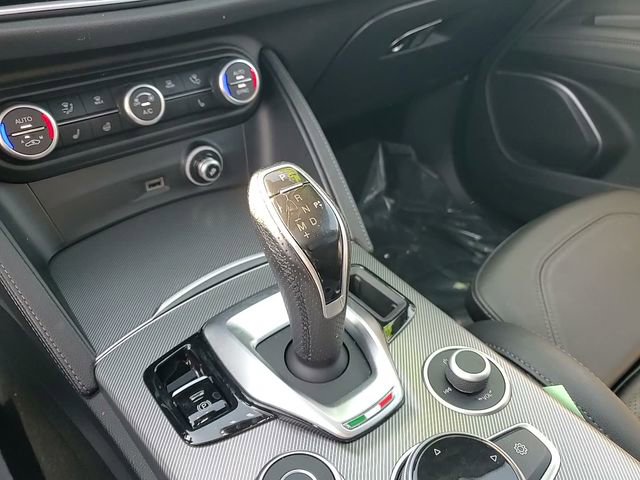 Used 2023 Alfa Romeo Stelvio Veloce image 23