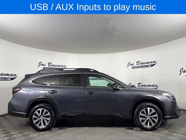 Used 2023 Subaru Outback Premium image 5