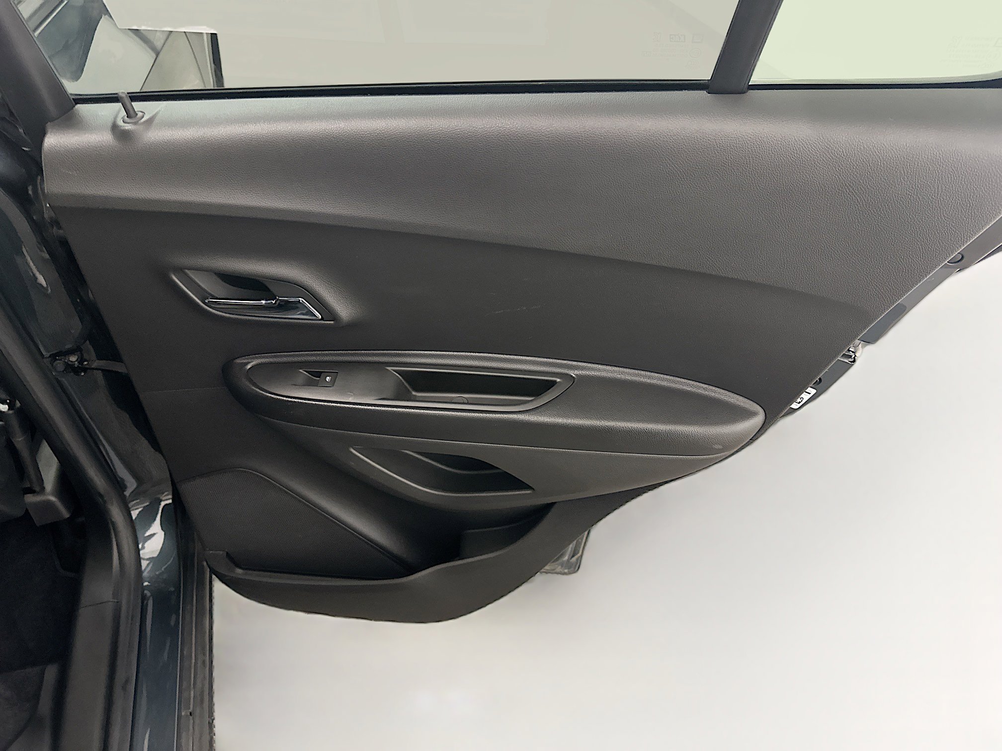 Used 2021 Chevrolet Trax LT w/ LT Convenience Package image 30