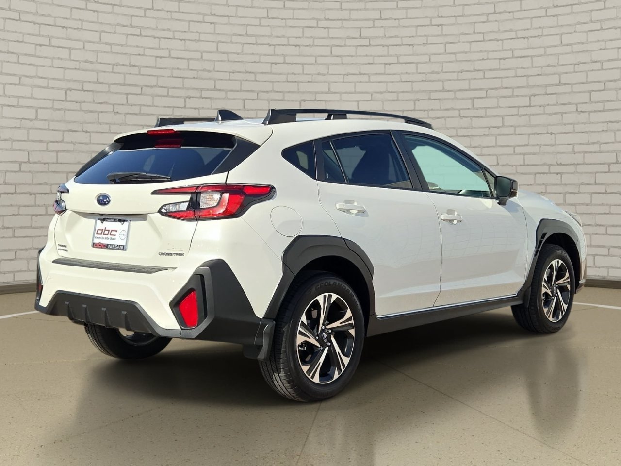 Used 2024 Subaru Crosstrek 2.0i Premium w/ Crosstrek Mirror Package AWD/4WD image 6
