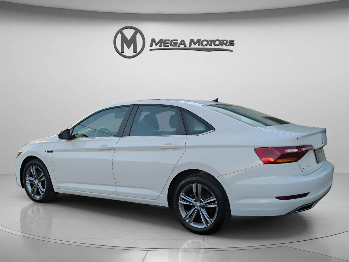 Used 2019 Volkswagen Jetta R-Line FWD image 4