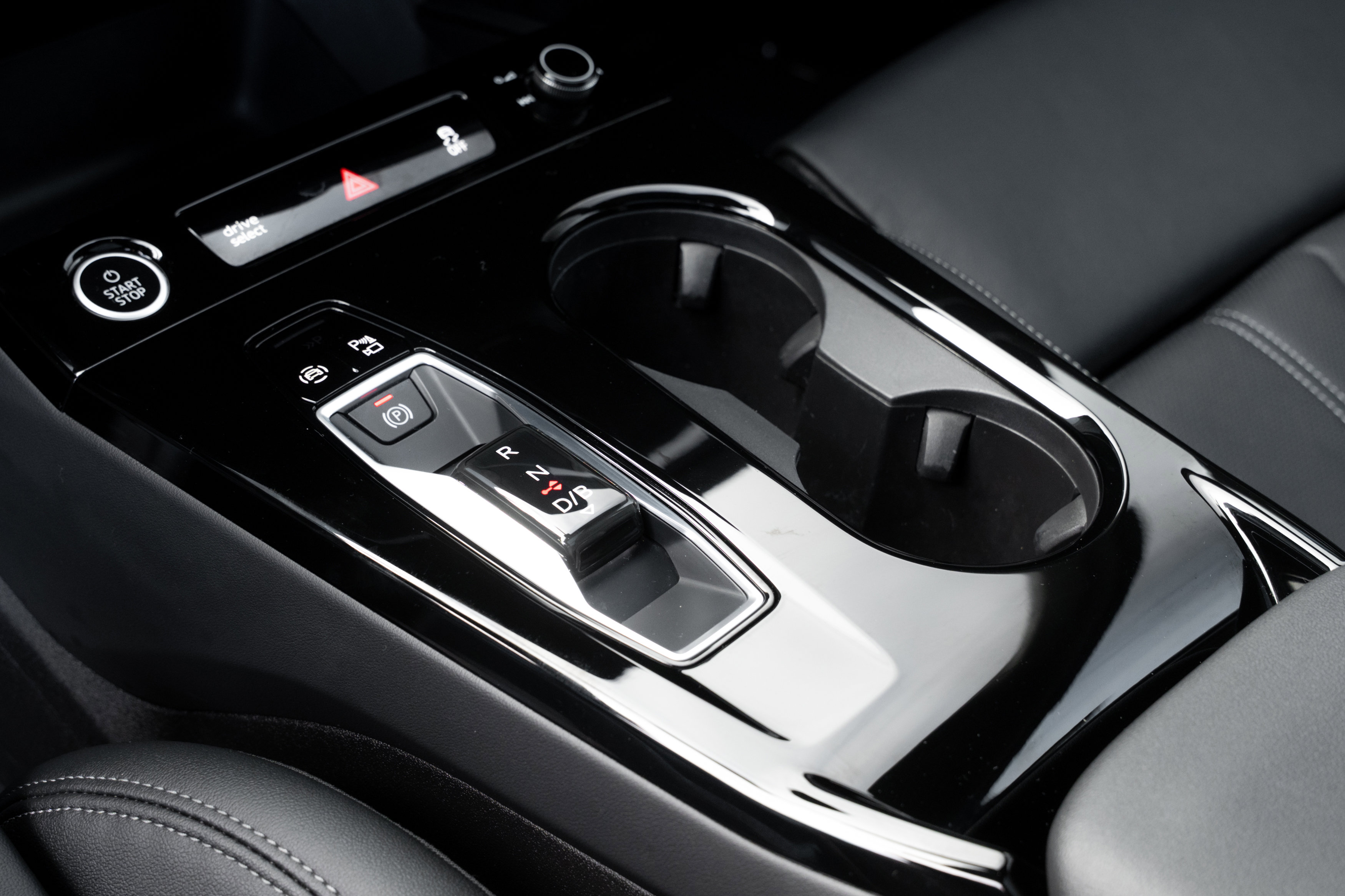 Certified 2025 Audi Q6 e-tron Premium Plus w/ Premium Plus image 16