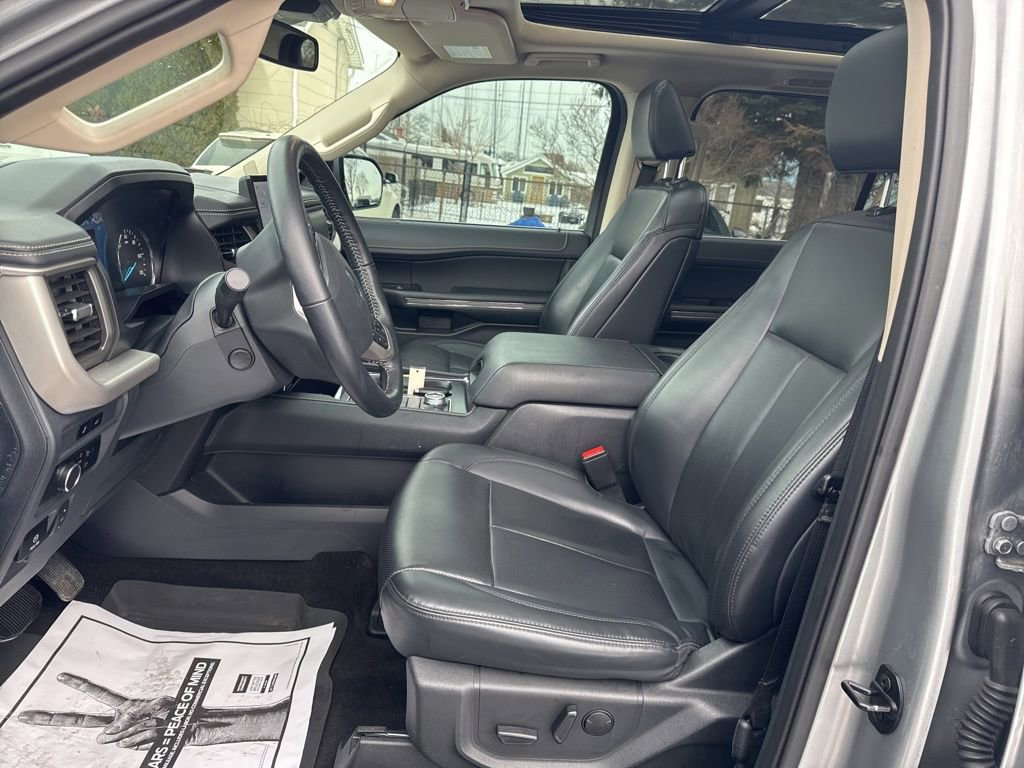Certified 2022 Ford Expedition Max XLT image 3