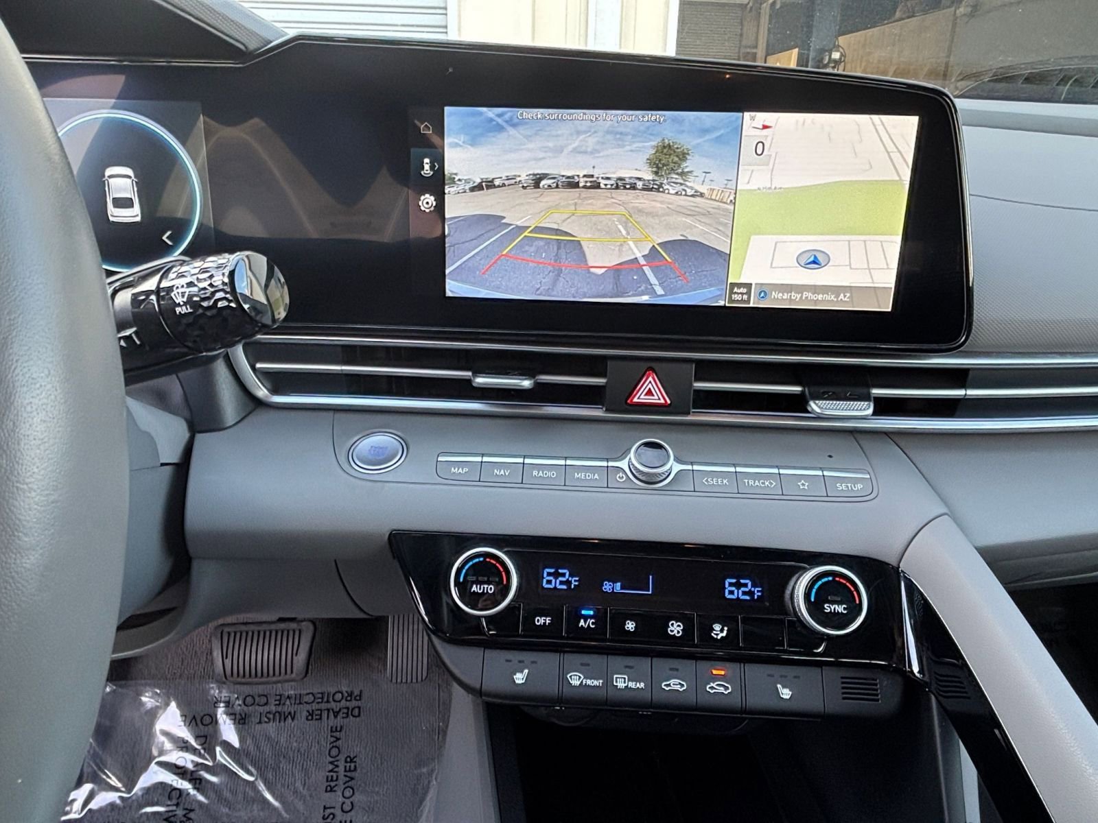 Used 2025 Hyundai Elantra SEL image 18