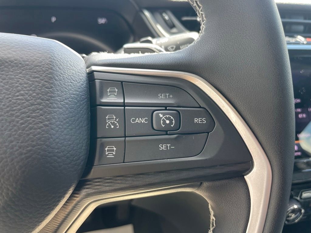 Certified 2025 Jeep Grand Cherokee L Laredo w/ Luxury Tech Group I AWD/4WD image 22