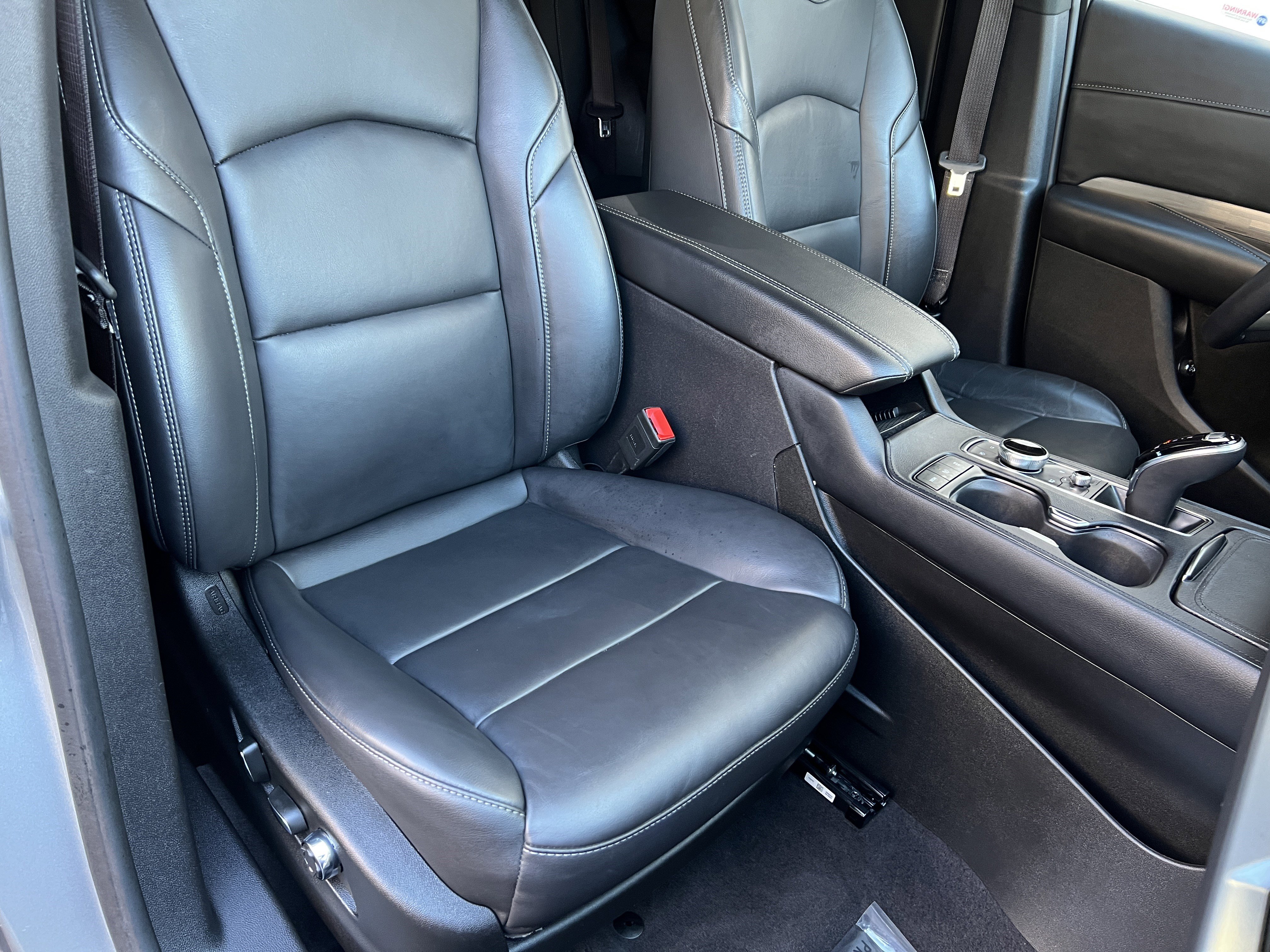 Used 2025 Cadillac XT4 Premium Luxury AWD/4WD image 24