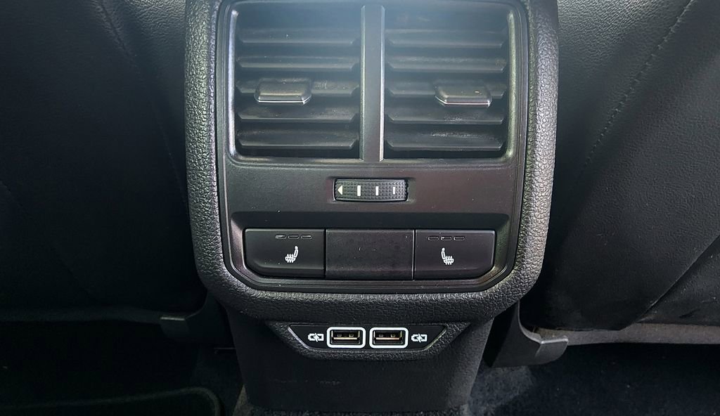 Used 2022 Volkswagen Passat 2.0T image 38
