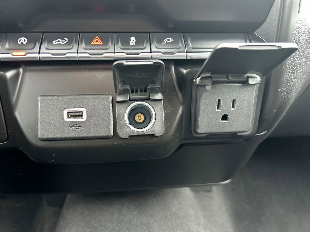 Used 2020 Chevrolet Silverado 1500 Custom w/ Custom Value Package image 35