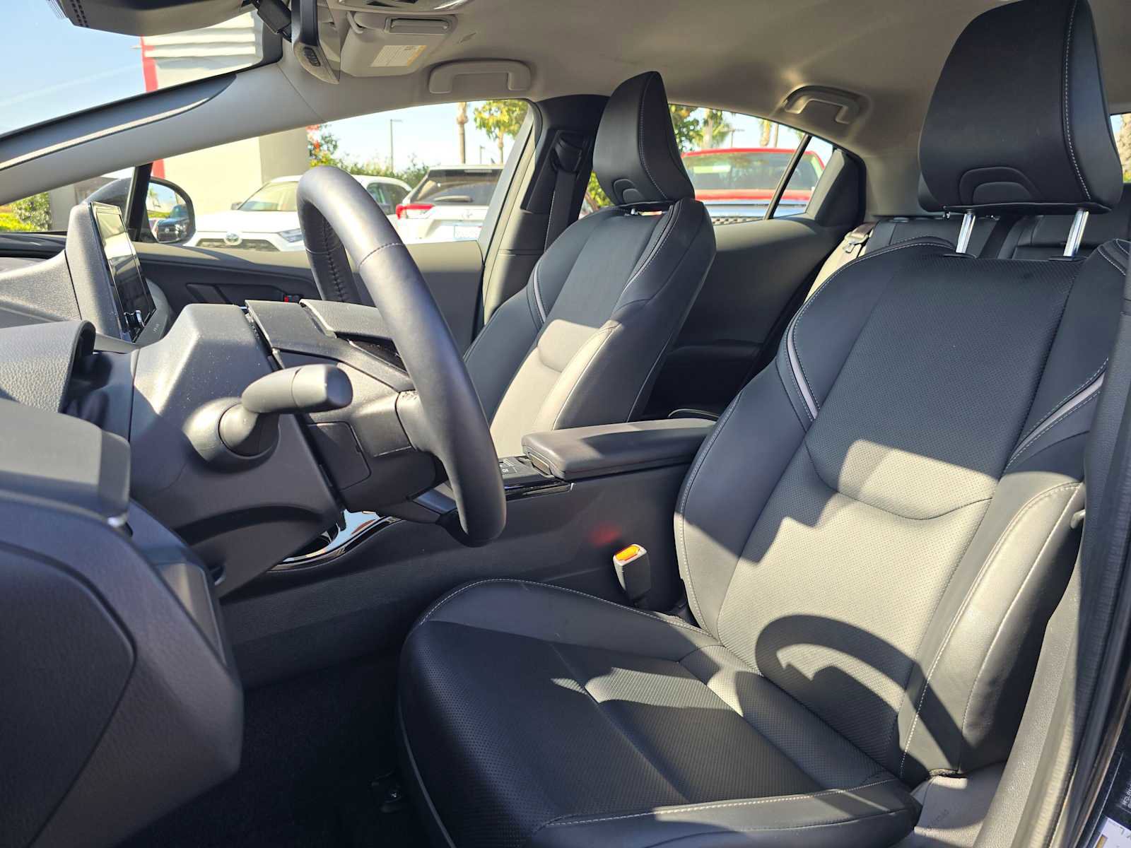Used 2025 Toyota Prius XLE FWD image 23