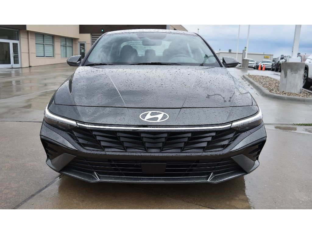 New 2025 Hyundai Elantra SEL image 8