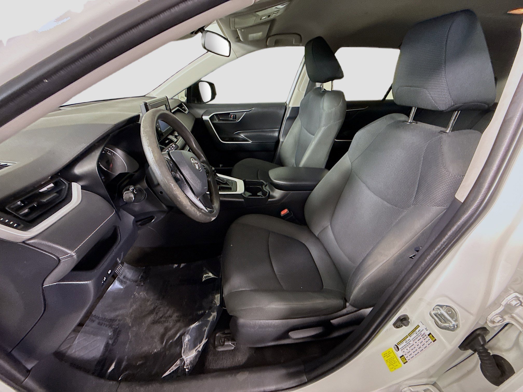 Used 2020 Toyota RAV4 LE image 21