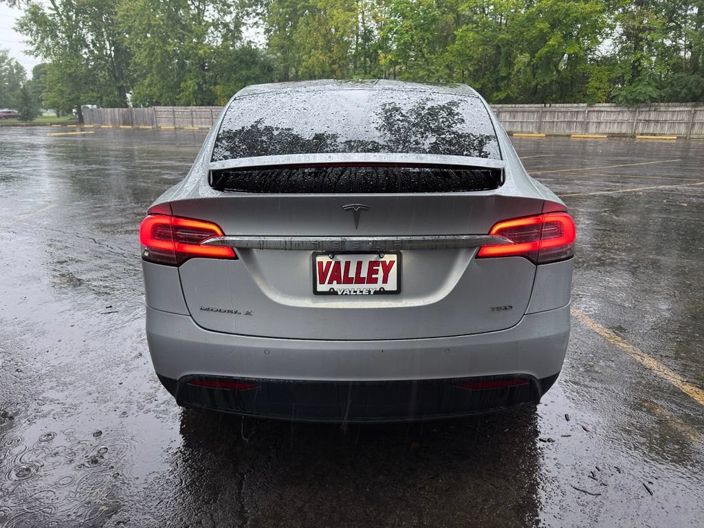 Used 2016 Tesla Model X 75D AWD/4WD image 8