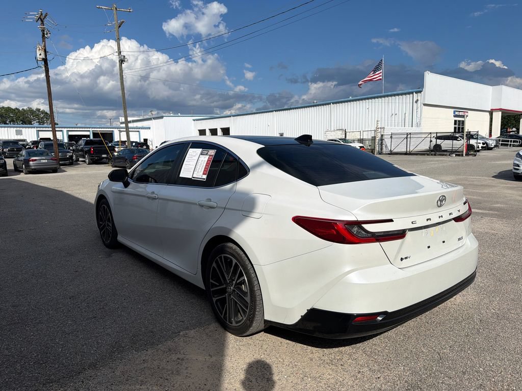 Used 2025 Toyota Camry XLE FWD image 4