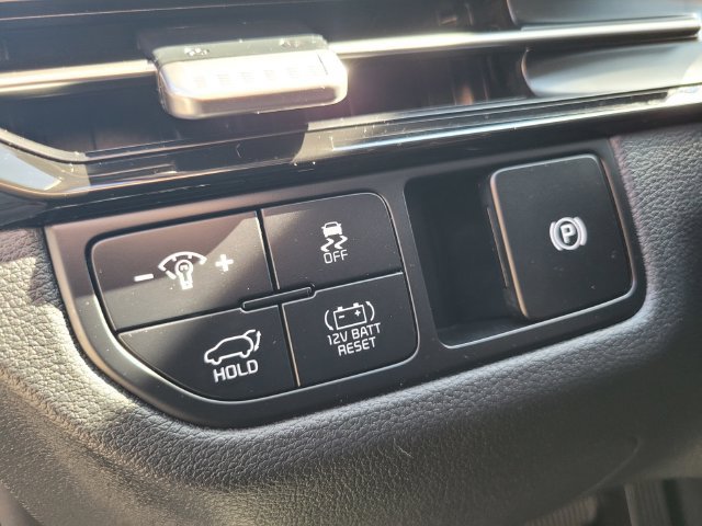 Used 2026 Kia Sportage EX AWD/4WD image 17