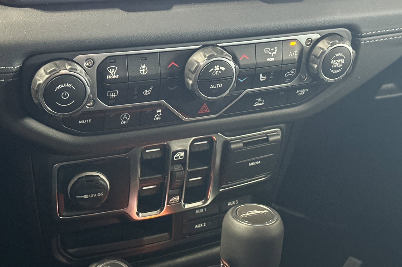 New 2025 Jeep Gladiator Sport image 20