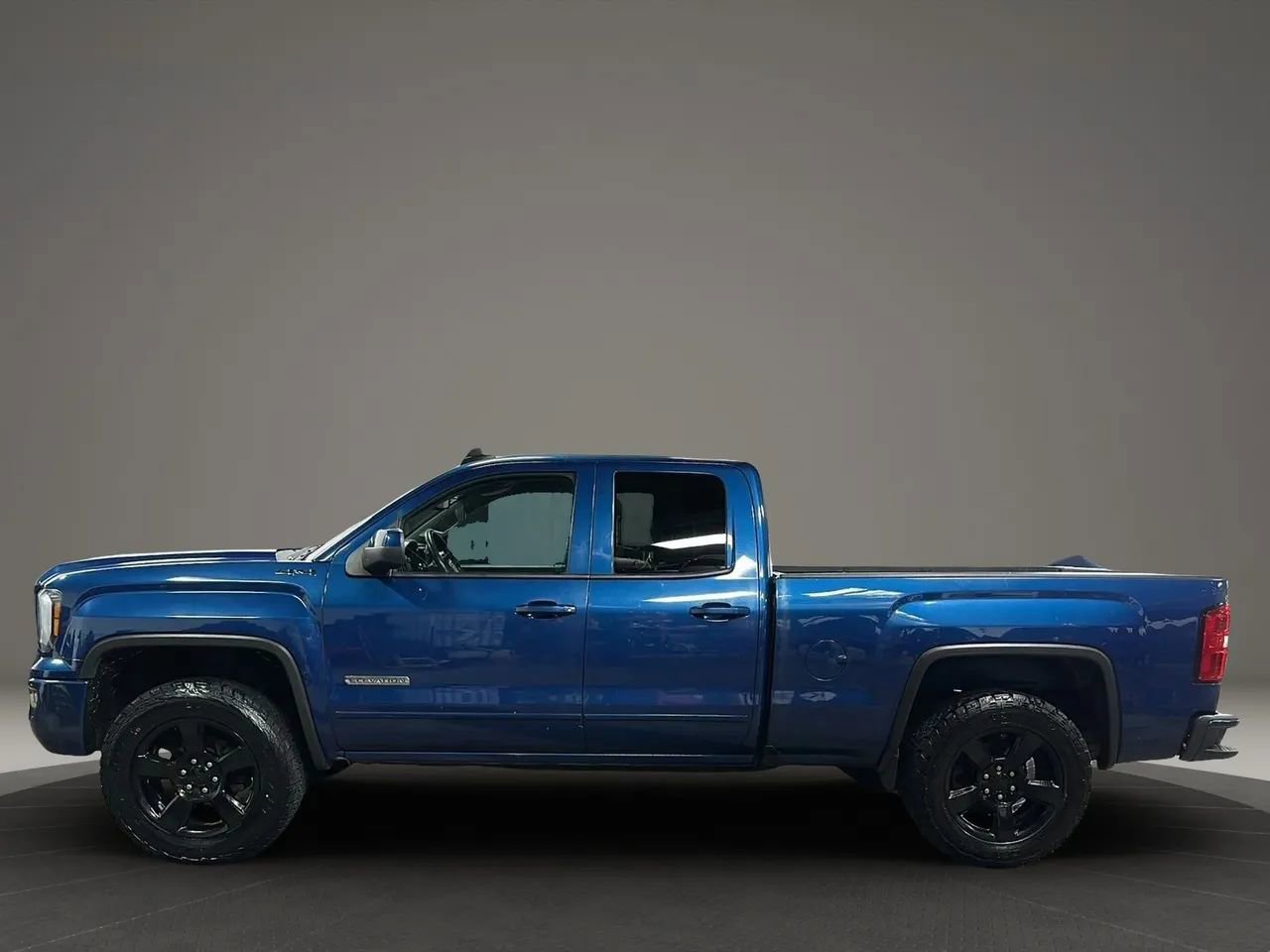 Used 2018 GMC Sierra 1500 W/T w/ Elevation Edition image 2