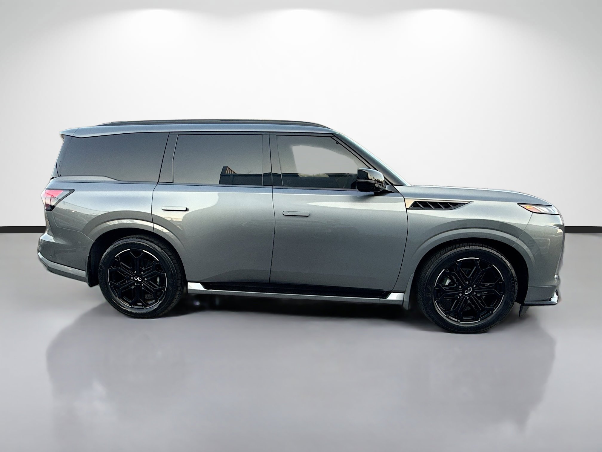 Used 2026 INFINITI QX80 4WD image 2