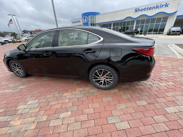 Used 2016 Lexus ES 350 w/ Luxury Package w/Wood Trim FWD image 29