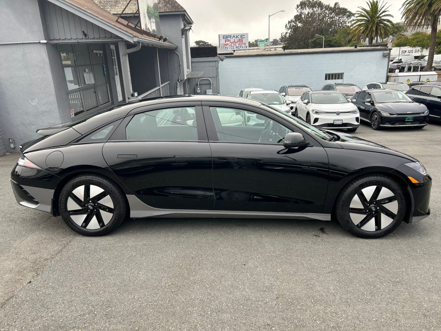 Used 2024 Hyundai Ioniq 6 SE RWD image 4