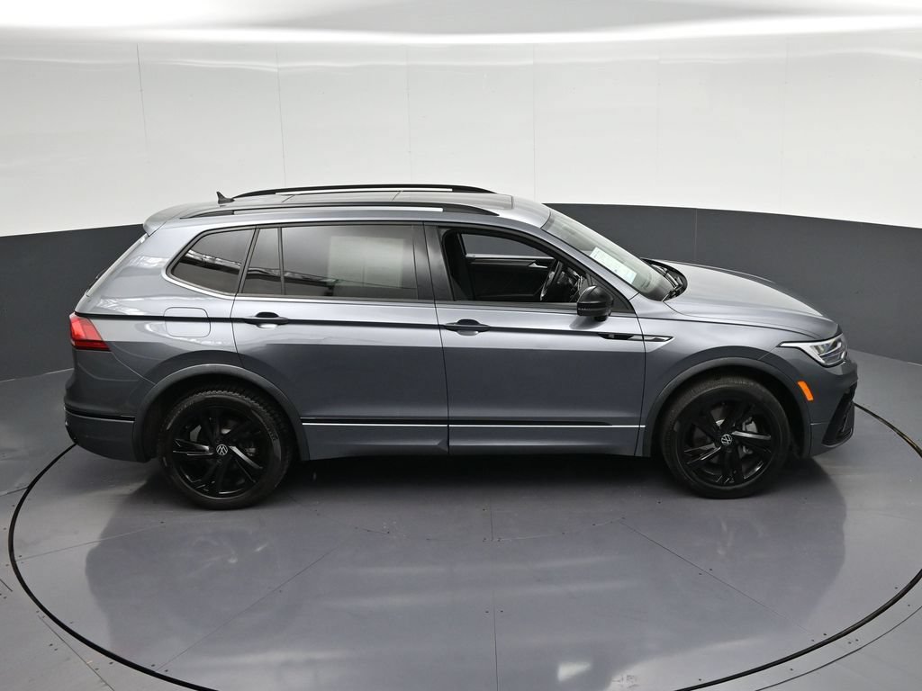 Used 2023 Volkswagen Tiguan SE R-Line FWD image 23