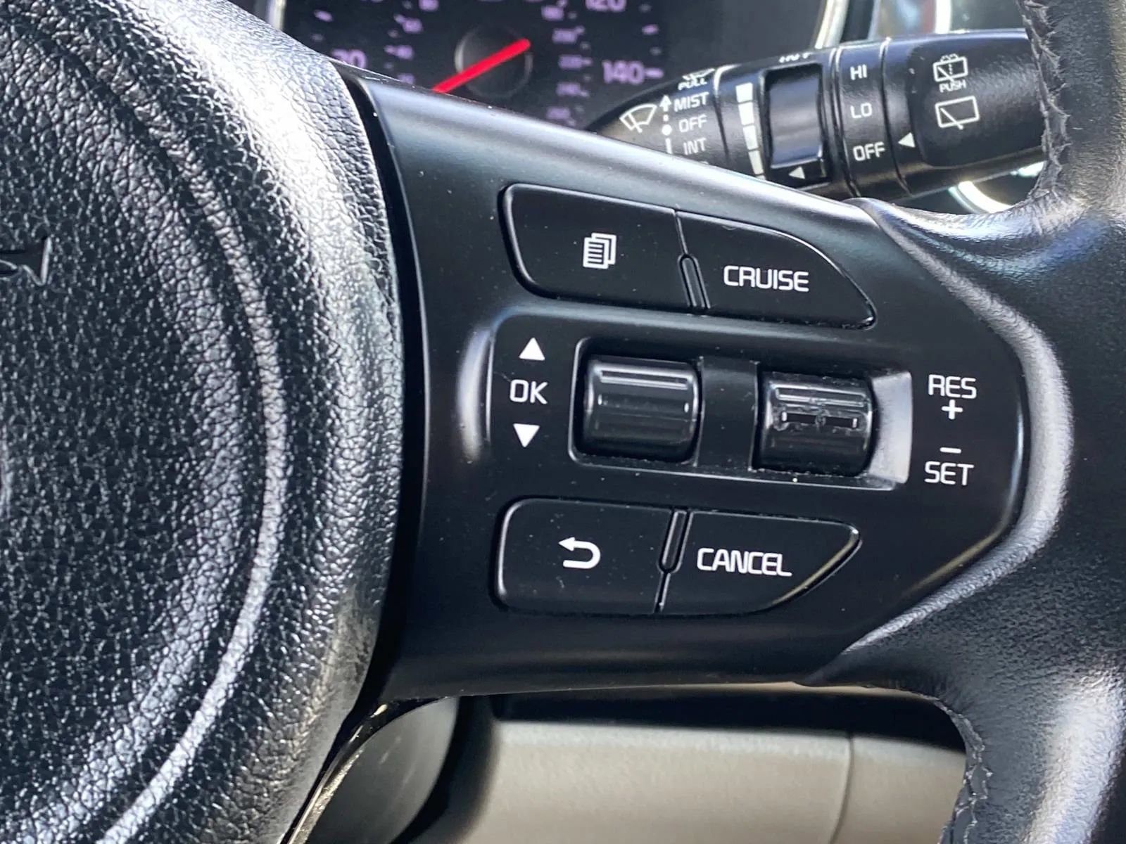 Used 2018 Kia Sedona EX image 22