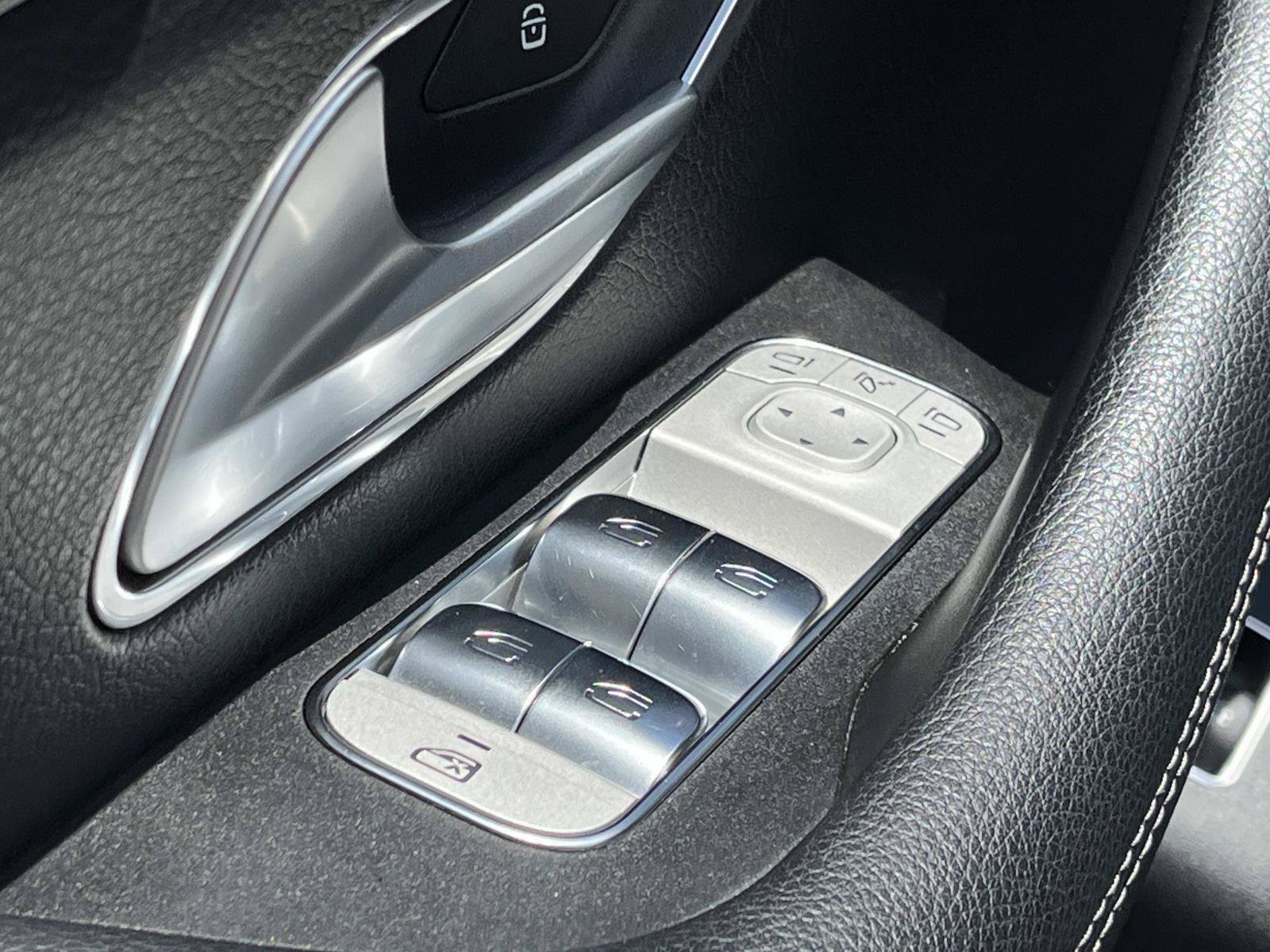 Certified 2025 Mercedes-Benz GLE 350 4MATIC image 25