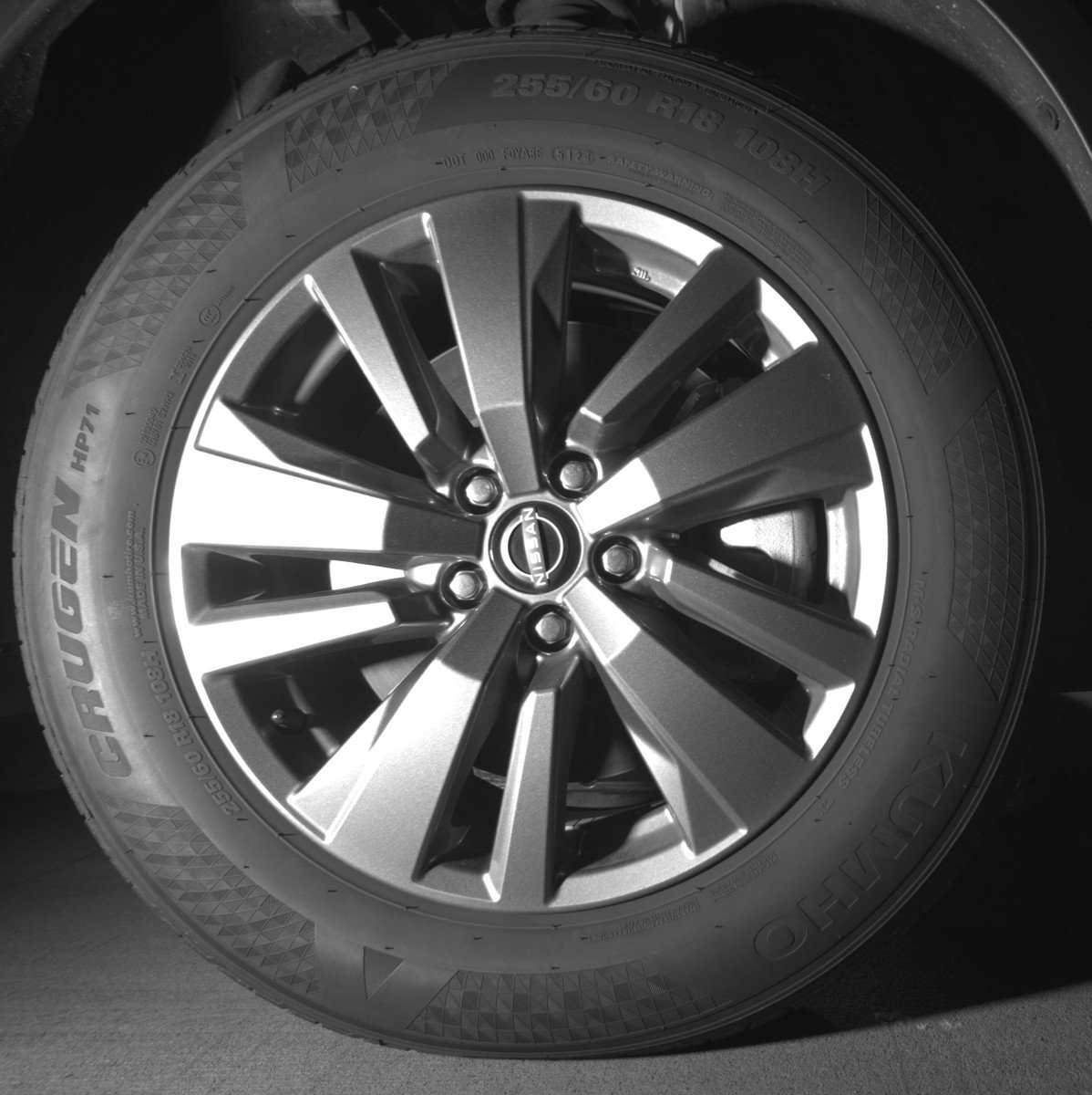 Used 2025 Nissan Pathfinder SV FWD image 13
