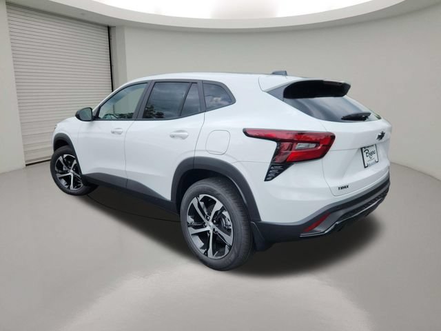 New 2026 Chevrolet Trax RS w/ Sunroof Package FWD image 5