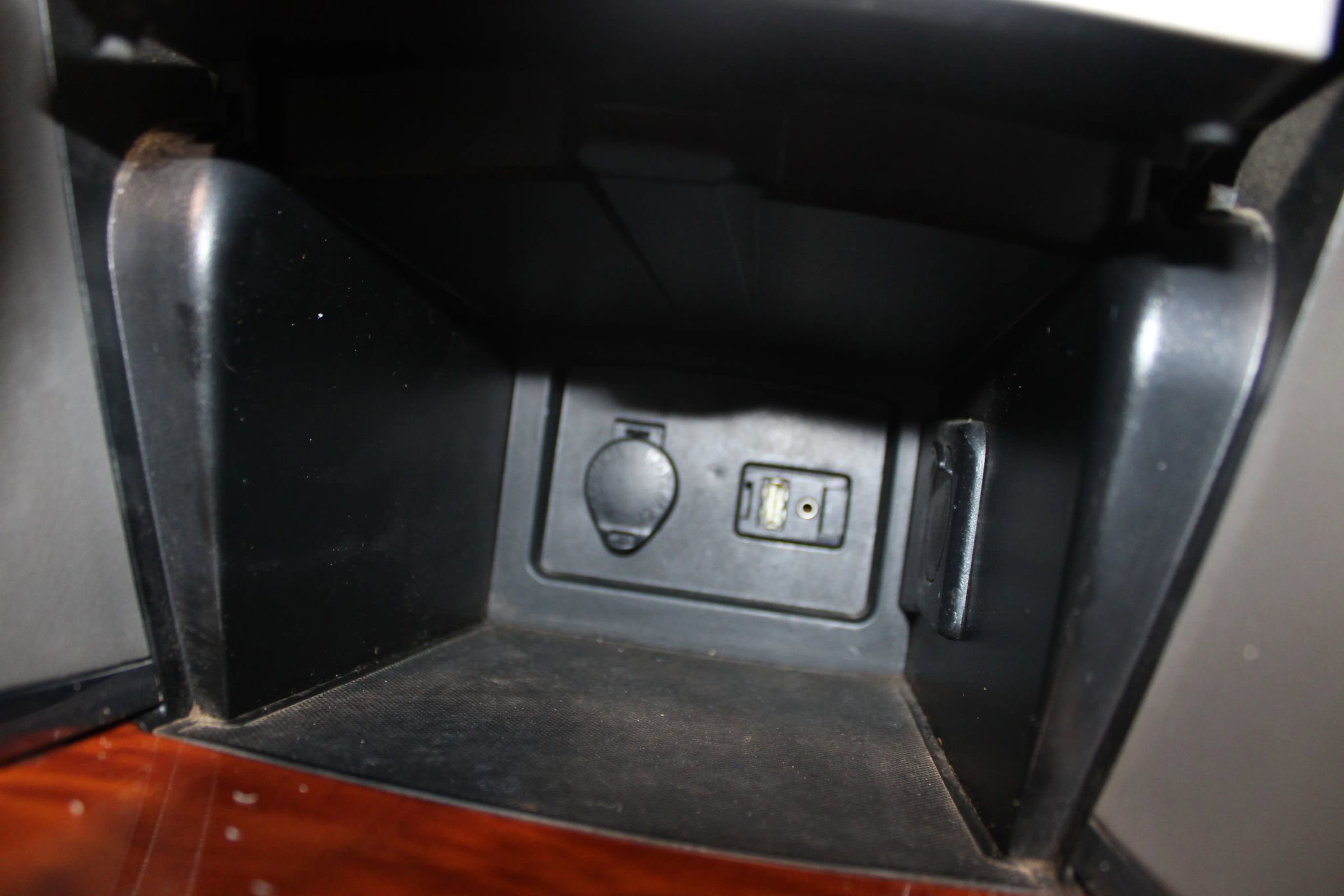 Used 2010 Toyota Camry XLE image 18