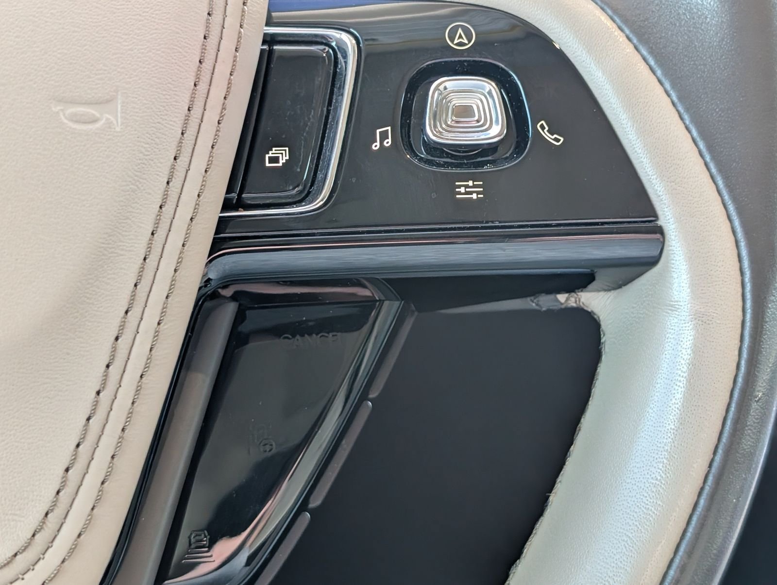 Used 2021 Lincoln Aviator Reserve w/ Equipment Group 202A AWD/4WD image 27