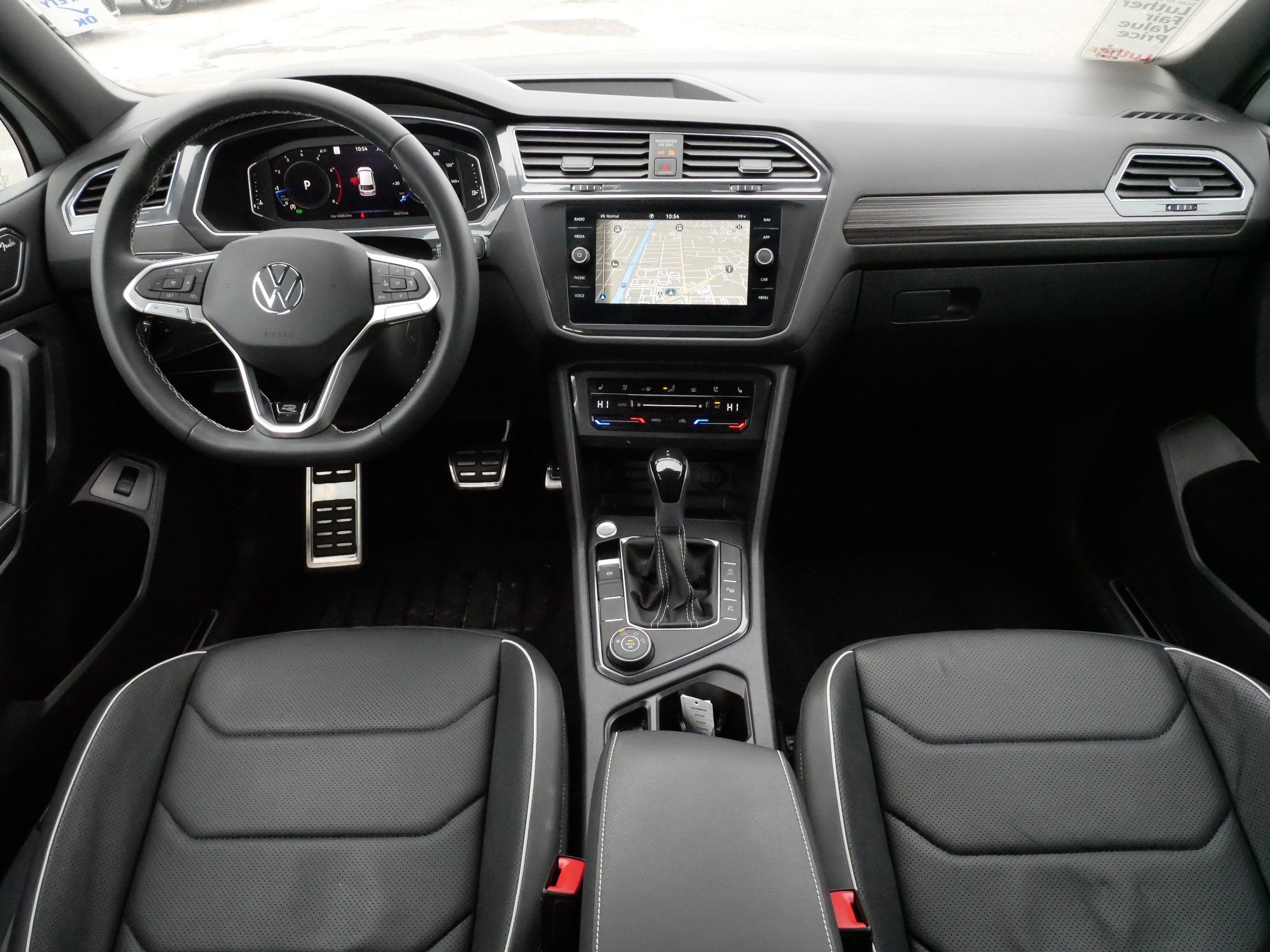 Used 2023 Volkswagen Tiguan SEL R-Line image 10