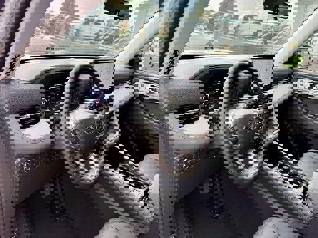 New 2026 Ford Explorer Active w/ Active Comfort Package image 8