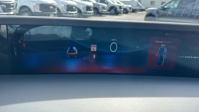 Used 2025 Lincoln Nautilus Reserve image 18