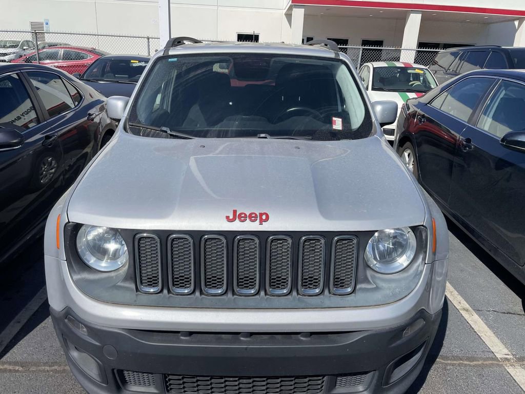 Used 2017 Jeep Renegade Latitude image 3